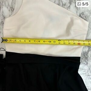 Banana Republic Black white Jumpsuit one shoulder with belt size 8 NWT